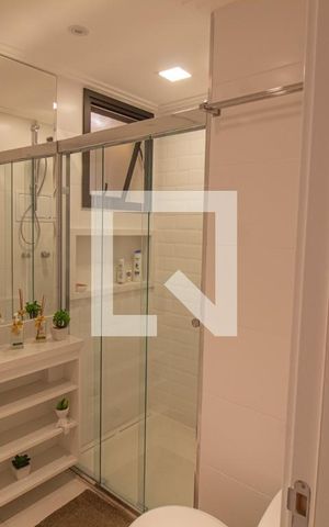 Apartamento à venda com 103m², 3 quartos e 2 vagas Apartamento à venda com 103m², 3 quartos e 2 vagasBanheiro da Suíte