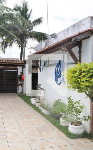 Casa para alugar com 506m², 5 quartos e 8 vagasFachada lateral