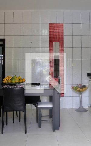 Casa para alugar com 506m², 5 quartos e 8 vagasCozinha