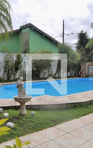 Casa para alugar com 506m², 5 quartos e 8 vagasÁrea comum - Piscina