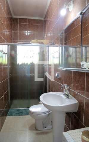 Casa para alugar com 506m², 5 quartos e 8 vagasBanheiro social