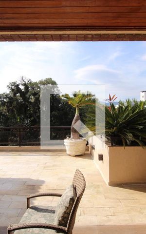 Apartamento à venda com 354m², 4 quartos e 4 vagasVista - Suíte 1