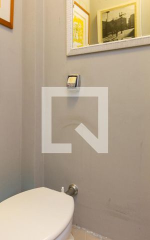 Apartamento para alugar com 70m², 2 quartos e 1 vaga Apartamento para alugar com 70m², 2 quartos e 1 vagaBanheiro de Serviço