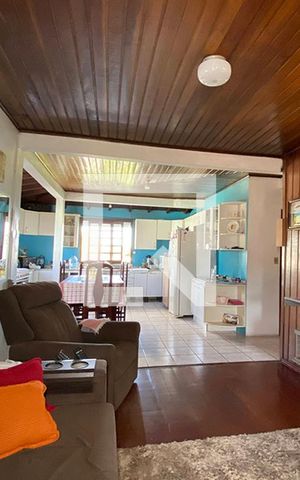 Casa à venda com 150m², 3 quartos e 2 vagasSala