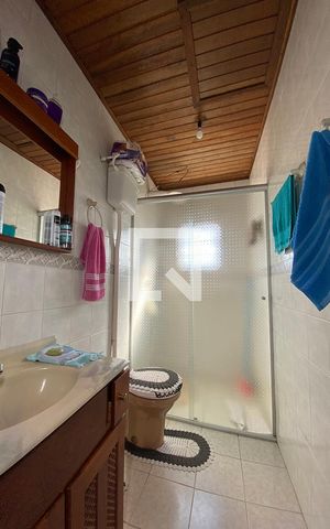 Casa à venda com 150m², 3 quartos e 2 vagasBanheiro