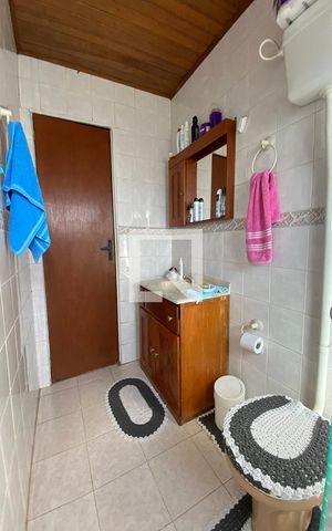 Casa à venda com 150m², 3 quartos e 2 vagasBanheiro
