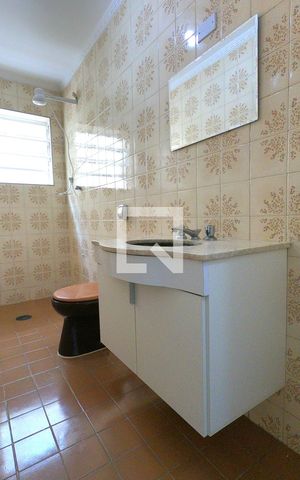 Casa à venda com 128m², 2 quartos e 2 vagasBanheiro 1