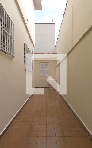 Casa à venda com 128m², 2 quartos e 2 vagasCorredor Externo