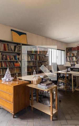 Casa à venda com 430m², 3 quartos e 3 vagas Casa à venda com 430m², 3 quartos e 3 vagasSala