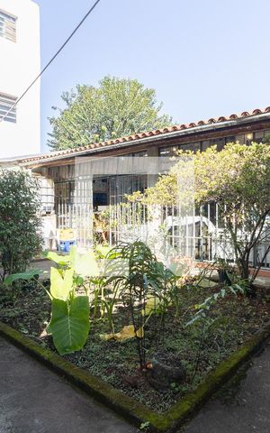 Casa à venda com 430m², 3 quartos e 3 vagas Casa à venda com 430m², 3 quartos e 3 vagasQuintal