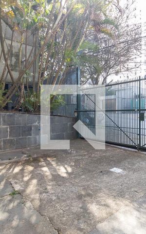 Casa à venda com 430m², 3 quartos e 3 vagas Casa à venda com 430m², 3 quartos e 3 vagasGaragem