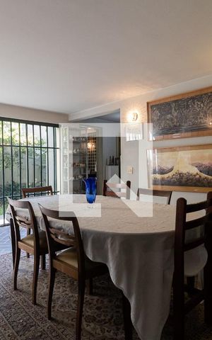 Casa à venda com 430m², 3 quartos e 3 vagas Casa à venda com 430m², 3 quartos e 3 vagasSala de Jantar