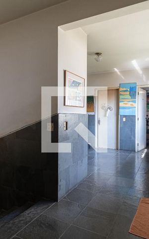 Casa à venda com 430m², 3 quartos e 3 vagas Casa à venda com 430m², 3 quartos e 3 vagasHall dos Quartos
