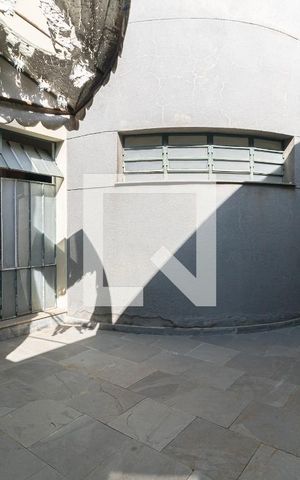 Casa à venda com 430m², 3 quartos e 3 vagas Casa à venda com 430m², 3 quartos e 3 vagasCorredor Lateral