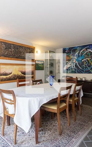 Casa à venda com 430m², 3 quartos e 3 vagas Casa à venda com 430m², 3 quartos e 3 vagasSala de Jantar