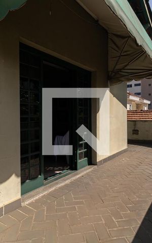Casa à venda com 430m², 3 quartos e 3 vagas Casa à venda com 430m², 3 quartos e 3 vagasVaranda da Suíte