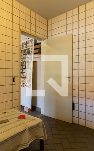 Casa à venda com 430m², 3 quartos e 3 vagas Casa à venda com 430m², 3 quartos e 3 vagasQuarto de Serviço