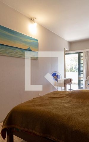 Casa à venda com 430m², 3 quartos e 3 vagas Casa à venda com 430m², 3 quartos e 3 vagasSuíte