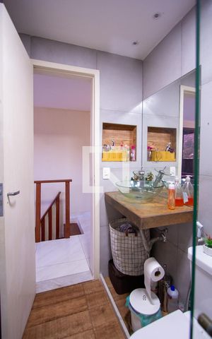 Apartamento à venda com 130m², 3 quartos e 1 vaga Apartamento à venda com 130m², 3 quartos e 1 vagaBanheiro 2
