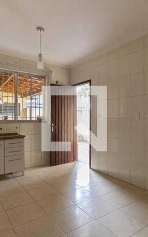 Casa à venda com 232m², 5 quartos e 2 vagas Casa à venda com 232m², 5 quartos e 2 vagasCozinha