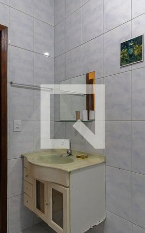 Casa à venda com 232m², 5 quartos e 2 vagas Casa à venda com 232m², 5 quartos e 2 vagasBanheiro Social