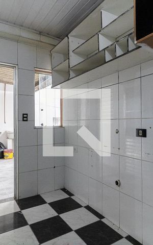 Casa à venda com 232m², 5 quartos e 2 vagas Casa à venda com 232m², 5 quartos e 2 vagasLavanderia da Casa 2