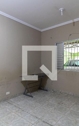 Casa à venda com 232m², 5 quartos e 2 vagas Casa à venda com 232m², 5 quartos e 2 vagasQuarto 2