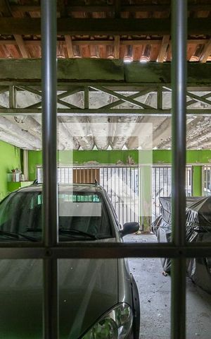 Casa à venda com 232m², 5 quartos e 2 vagas Casa à venda com 232m², 5 quartos e 2 vagasVista do Quarto 2