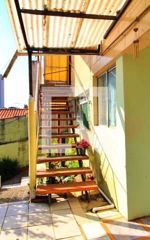 Casa à venda com 266m², 4 quartos e 1 vagaÁrea de Serviço