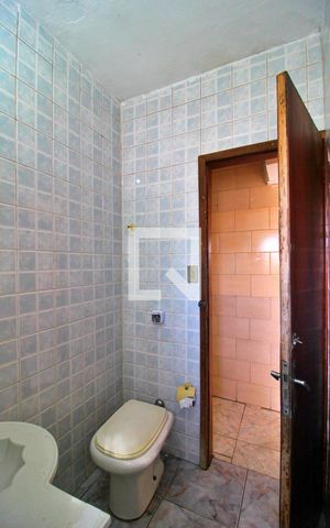 Casa à venda com 266m², 4 quartos e 1 vagaBanheiro 1