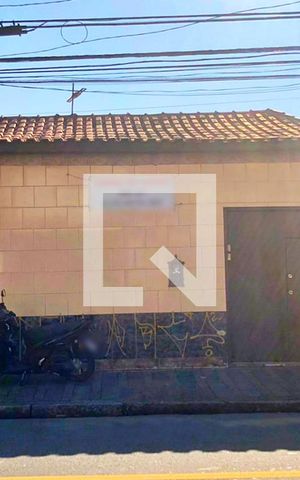 Casa à venda com 266m², 4 quartos e 1 vaga Casa à venda com 266m², 4 quartos e 1 vagaFachada