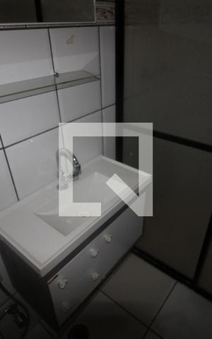 Casa à venda com 98m², 2 quartos e 2 vagasQuarto 1 - Banheiro