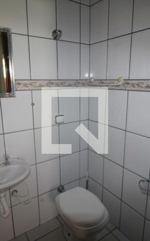 Casa à venda com 98m², 2 quartos e 2 vagasQuarto 2 - Banheiro