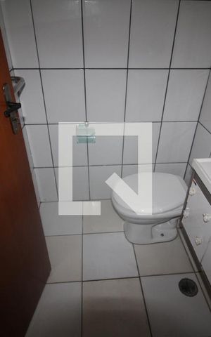 Casa à venda com 98m², 2 quartos e 2 vagasQuarto 1 - Banheiro