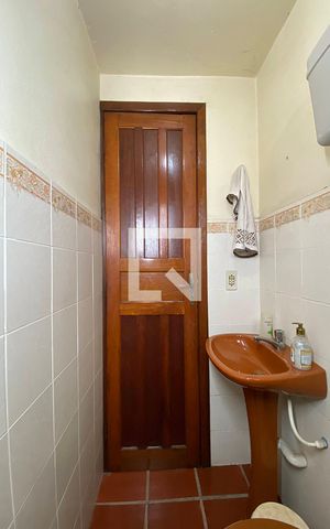 Casa à venda com 180m², 3 quartos e 2 vagasBanheiro Externo