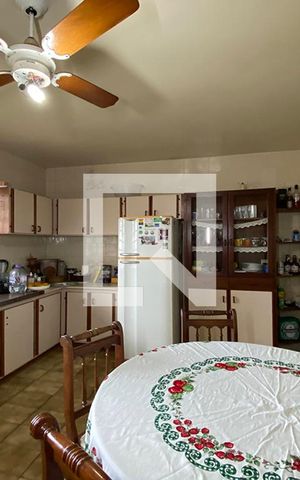 Casa à venda com 180m², 3 quartos e 2 vagasCozinha