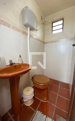 Casa à venda com 180m², 3 quartos e 2 vagasBanheiro Externo