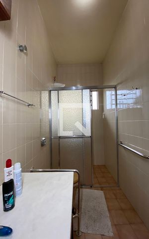 Casa à venda com 180m², 3 quartos e 2 vagasBanheiro