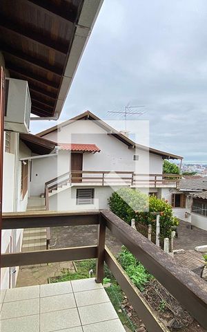 Casa à venda com 180m², 3 quartos e 2 vagasSacada do Quarto 1