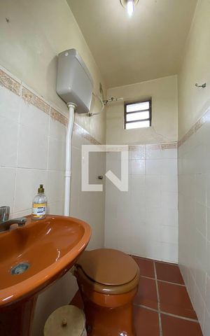 Casa à venda com 180m², 3 quartos e 2 vagasBanheiro Externo