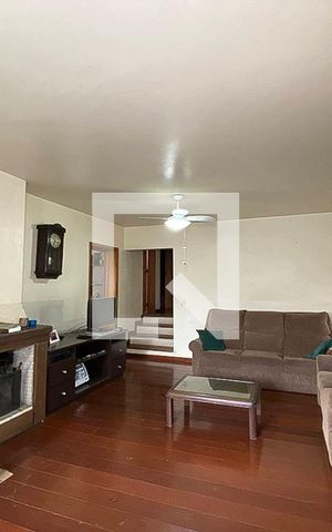 Casa à venda com 180m², 3 quartos e 2 vagasSala