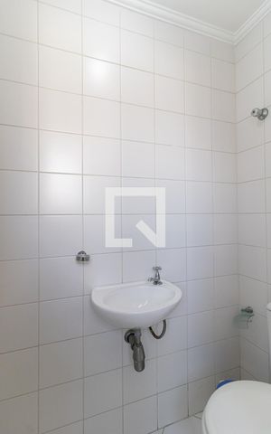 Apartamento para alugar com 133m², 3 quartos e 3 vagas Apartamento para alugar com 133m², 3 quartos e 3 vagasBanheiro de Serviço