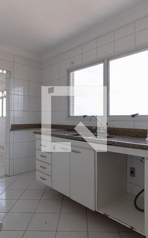 Apartamento para alugar com 133m², 3 quartos e 3 vagas Apartamento para alugar com 133m², 3 quartos e 3 vagasCozinha