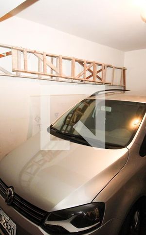 Casa à venda com 178m², 4 quartos e 1 vaga Casa à venda com 178m², 4 quartos e 1 vagaGaragem
