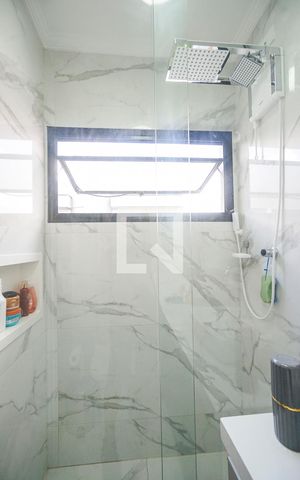 Casa de condomínio à venda com 150m², 3 quartos e 3 vagas Casa de condomínio à venda com 150m², 3 quartos e 3 vagasBanheiro da suíte