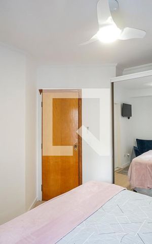 Casa de condomínio à venda com 150m², 3 quartos e 3 vagas Casa de condomínio à venda com 150m², 3 quartos e 3 vagasSuíte