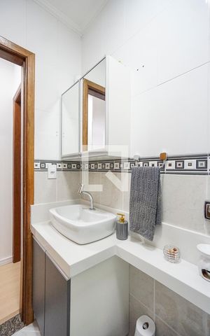 Casa de condomínio à venda com 150m², 3 quartos e 3 vagas Casa de condomínio à venda com 150m², 3 quartos e 3 vagasBanheiro social