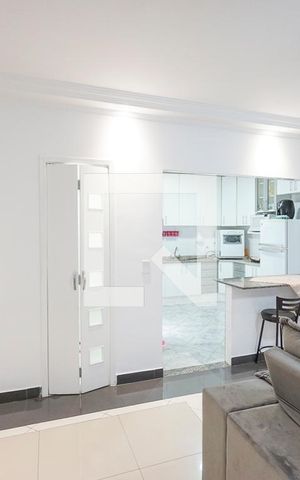 Casa de condomínio à venda com 150m², 3 quartos e 3 vagas Casa de condomínio à venda com 150m², 3 quartos e 3 vagasSala