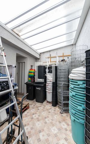 Casa à venda com 112m², 3 quartos e 2 vagasÁrea de Serviço