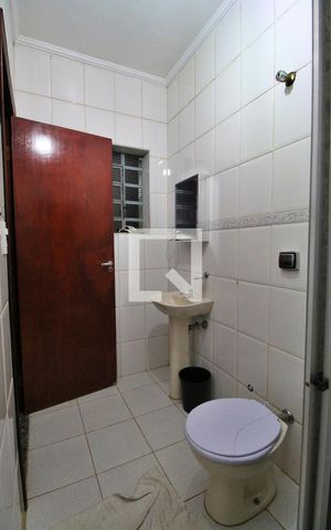 Casa à venda com 137m², 3 quartos e 3 vagasBanheiro (edícula)